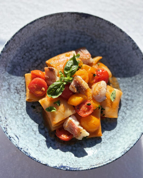 E2E52702-3948-417D-891A-6FF43837EF85